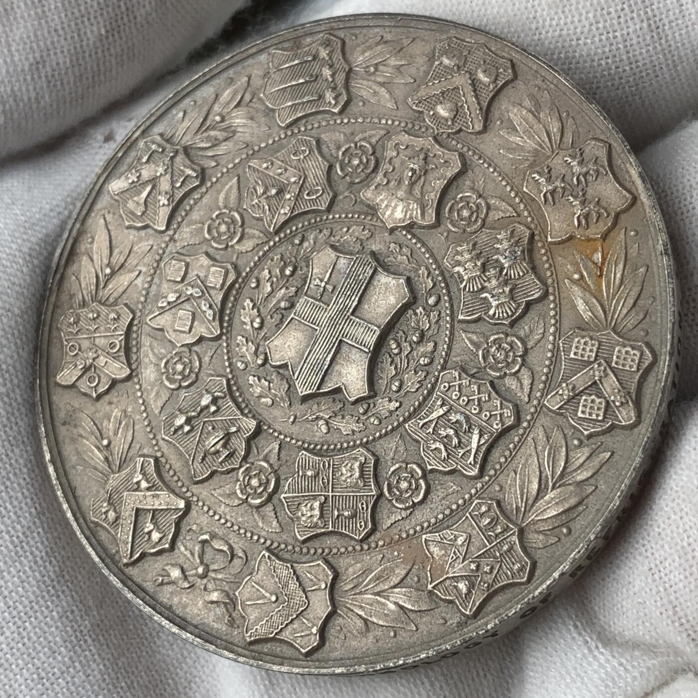 掌中浮雕-藏着的欧洲第059场 1947年英国伦敦科技考试一等奖银质奖章，51.2mm，77.6g