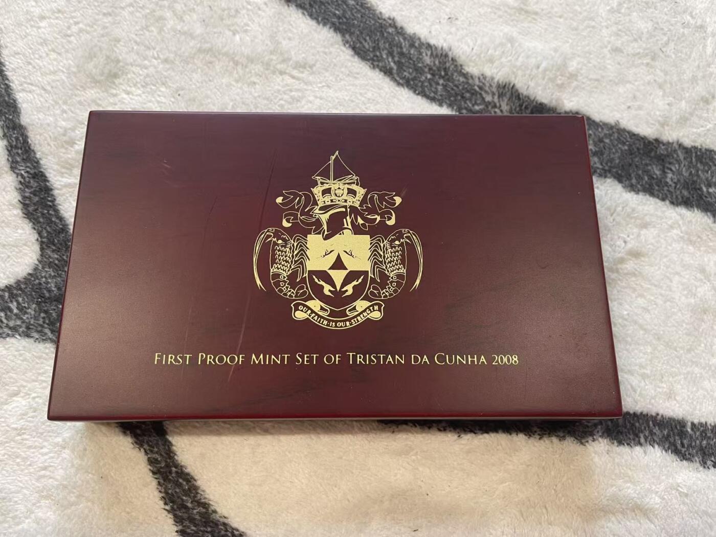 ❤️【币观天下】❤️ 第349期钱币拍卖场- 2026.4.24周五晚上6点半场 长期征集拍品  特里斯坦·达库尼亚群岛2008年精制套币 首套官方精制套币 发行量仅1000套 编号517/1000 品相如图