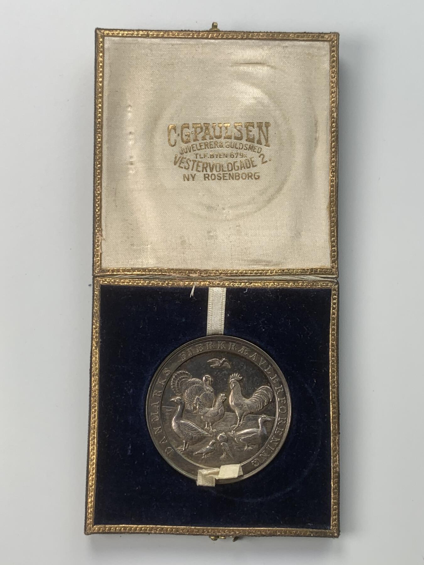 掌中浮雕-藏着的欧洲第059场 1914年丹麦家禽展览会纪念银章，43mm，34.5g，原盒