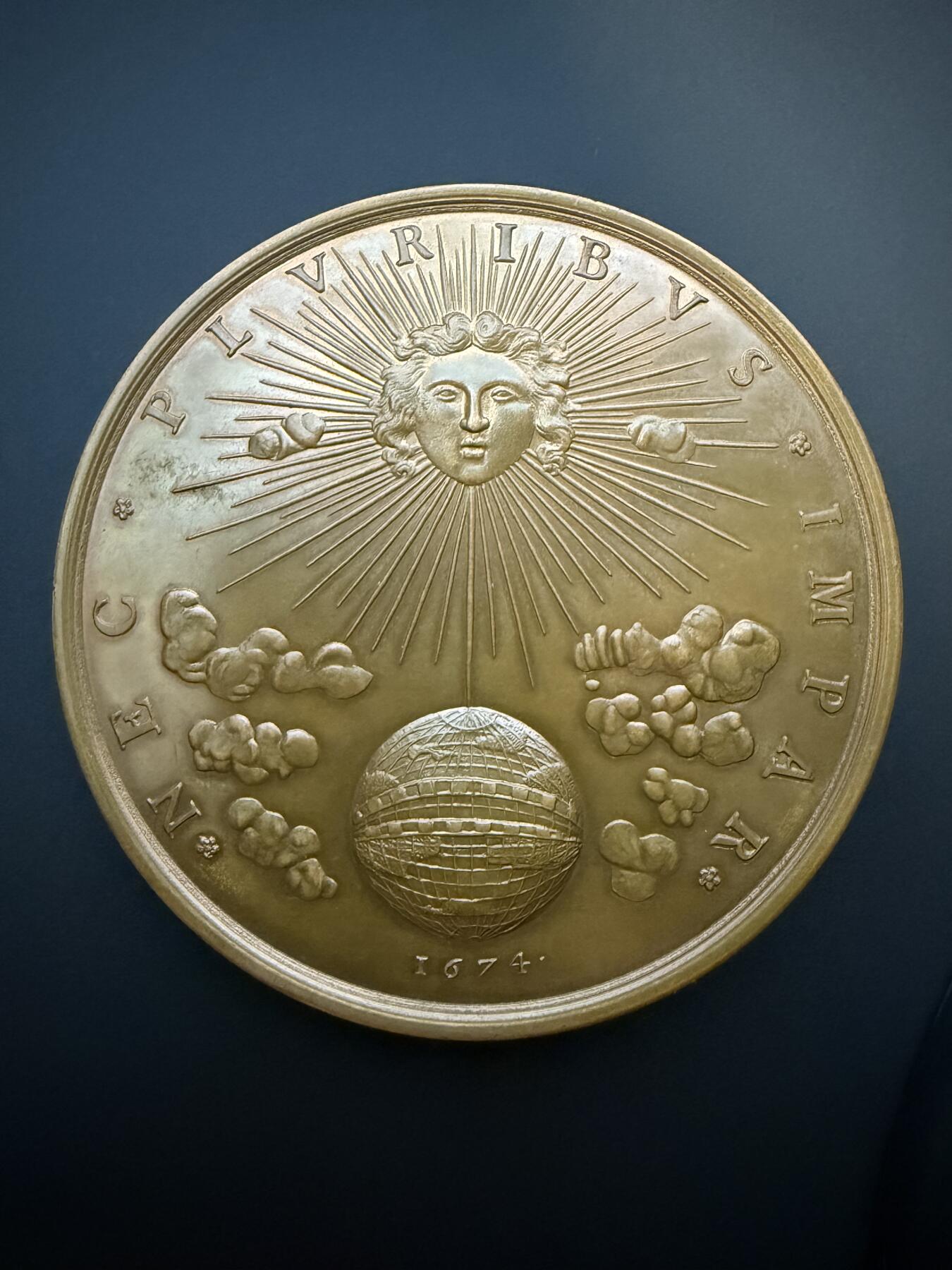 【周六 19:30】乾藏阁外国银币专场・裸币 / 评级币 + 银章铜章 保真包老 路易十四太阳王 大型青铜纪念章