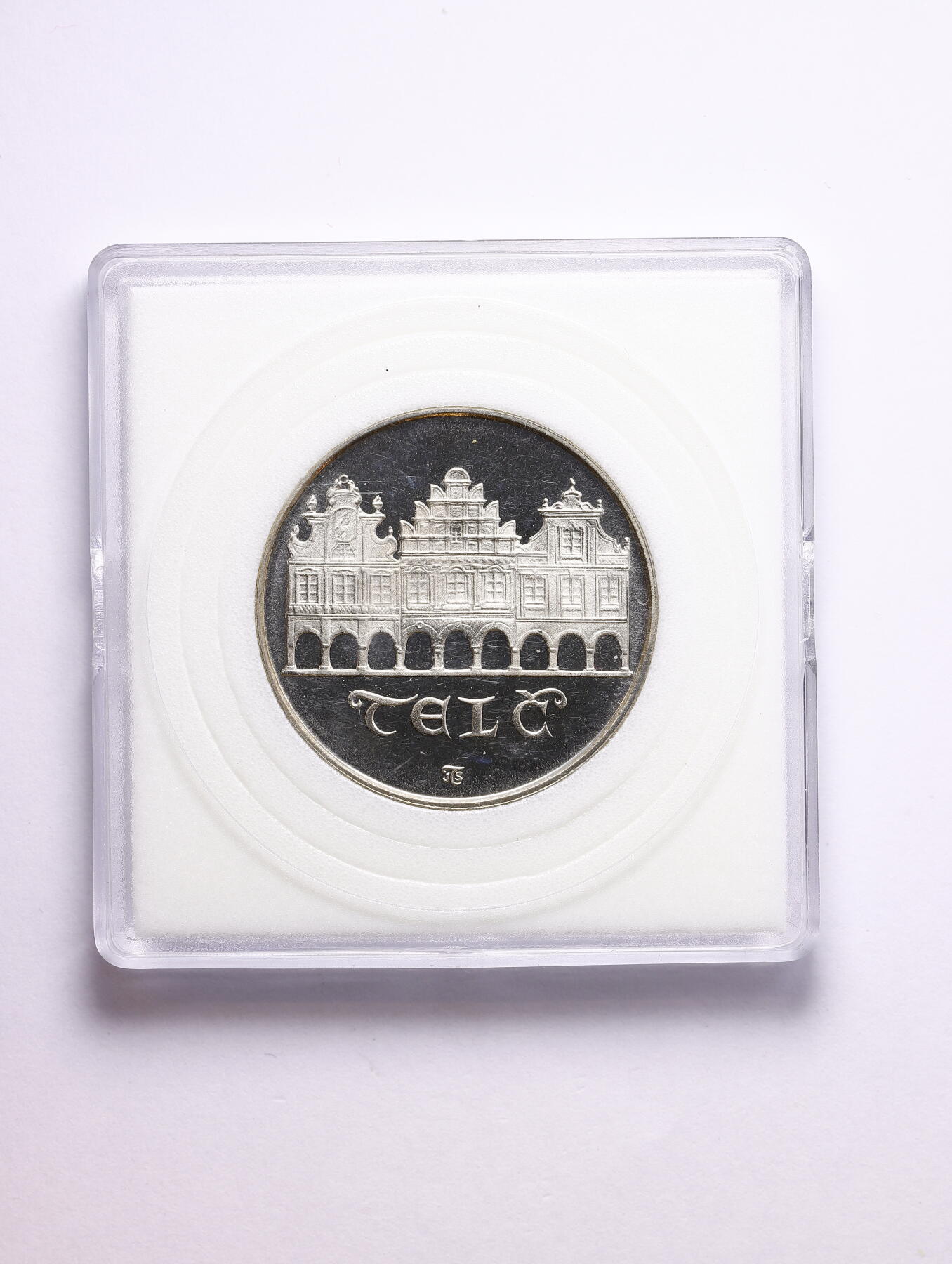 观钱 近现代机制币拍卖No.009（全场顺丰包邮，不区分偏远地区）  1986 年捷克斯洛伐克 “泰尔奇历史中心” 50 克朗精制银币，罕见历史时期，国名已成历史