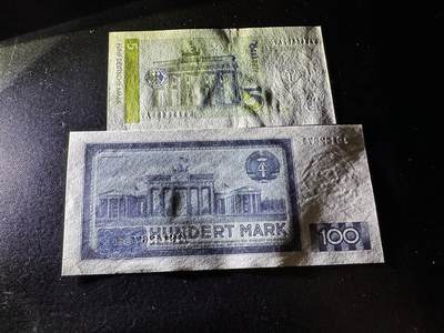 《外钞收藏家》第六百二十九期（精品场）（长期征集拍品、欢迎藏友们联系合作） 1991年德国末版5马克全新+1964年民主德国100马克全新边上轻微潮点