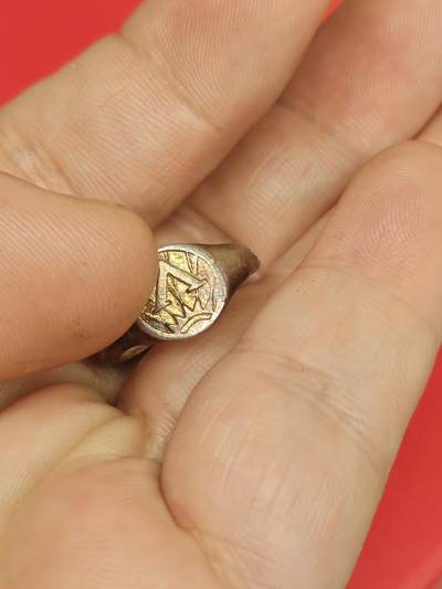 老徽章奖章勋章纪念章杂项专拍 抗战胜利纪念日徽章银戒指（民国裘天宝银楼）