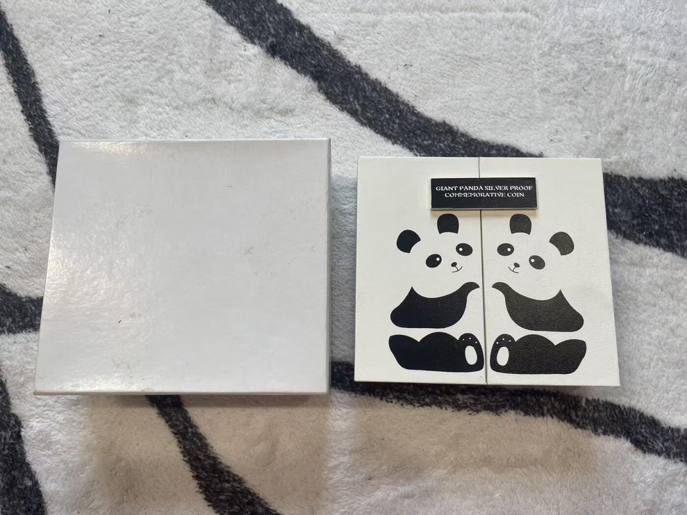 ❤️【币观天下】❤️ 第349期钱币拍卖场- 2026.4.24周五晚上6点半场 长期征集拍品  新加坡2012年大熊猫纪念精制银币 1盎司银币999银 盒证齐全 稀少