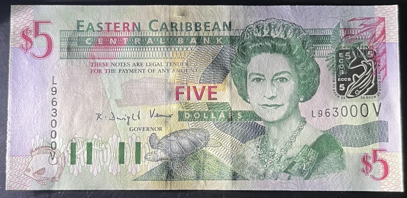 小福收藏拍卖第205期 裸钞场 本期有多张豹子号靓号  大量民国钞 百慕大样钞洋葱冠全套  阿富汗首年份查希尔国王和独立纪念碑 仅发行1000枚亚克力砖封蒙古20000图格里克帝国800周年纪念钞 卢旺达 东加勒比 斯里兰卡等多国精美纸币