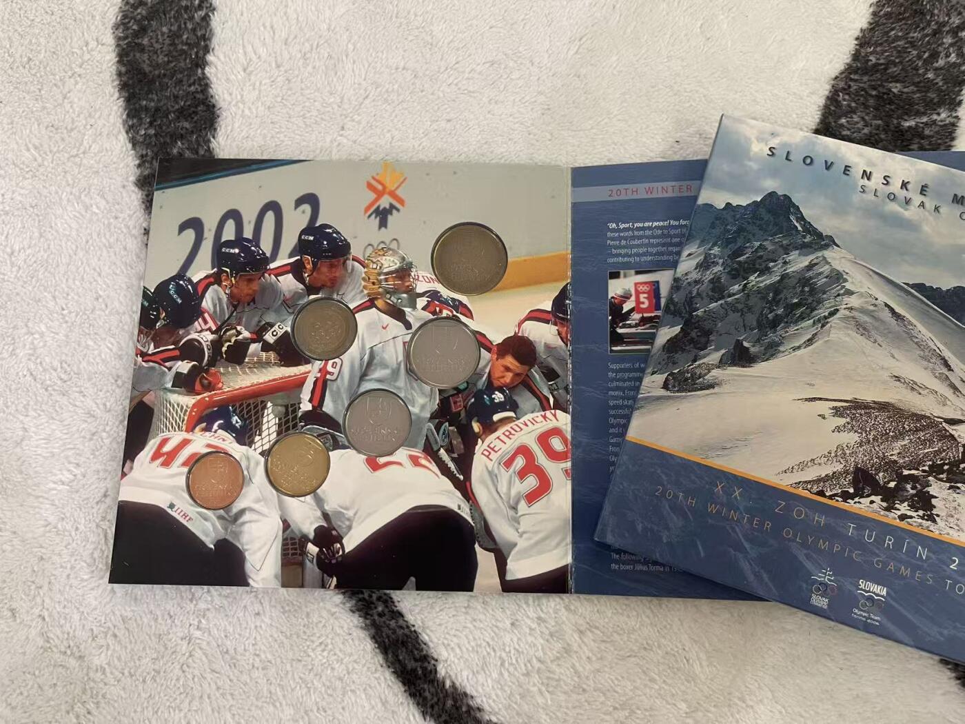 ❤️【币观天下】❤️ 第349期钱币拍卖场- 2026.4.24周五晚上6点半场 长期征集拍品  斯洛伐克2006年冬奥会纪念官方套币 含一枚冬奥会双色纪念章 