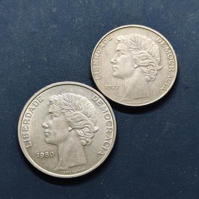 【全场包邮】纯粹捡漏拍522场 葡萄牙1977/1980年25埃斯库多女神大小版2枚一组 UNC品相