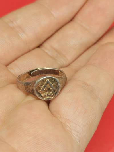 老徽章奖章勋章纪念章杂项专拍 抗战胜利纪念日徽章银戒指（民国裘天宝银楼）