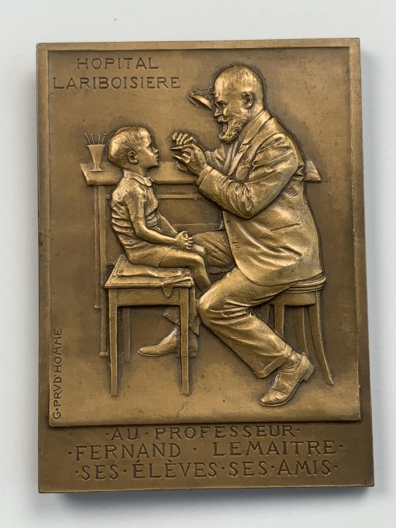 掌中浮雕-藏着的欧洲第059场 法国拉里博伊西埃医院费尔南德•莱梅特医生纪念铜章，53 X 73mm， 雕刻家：G.PRUDHOMME
