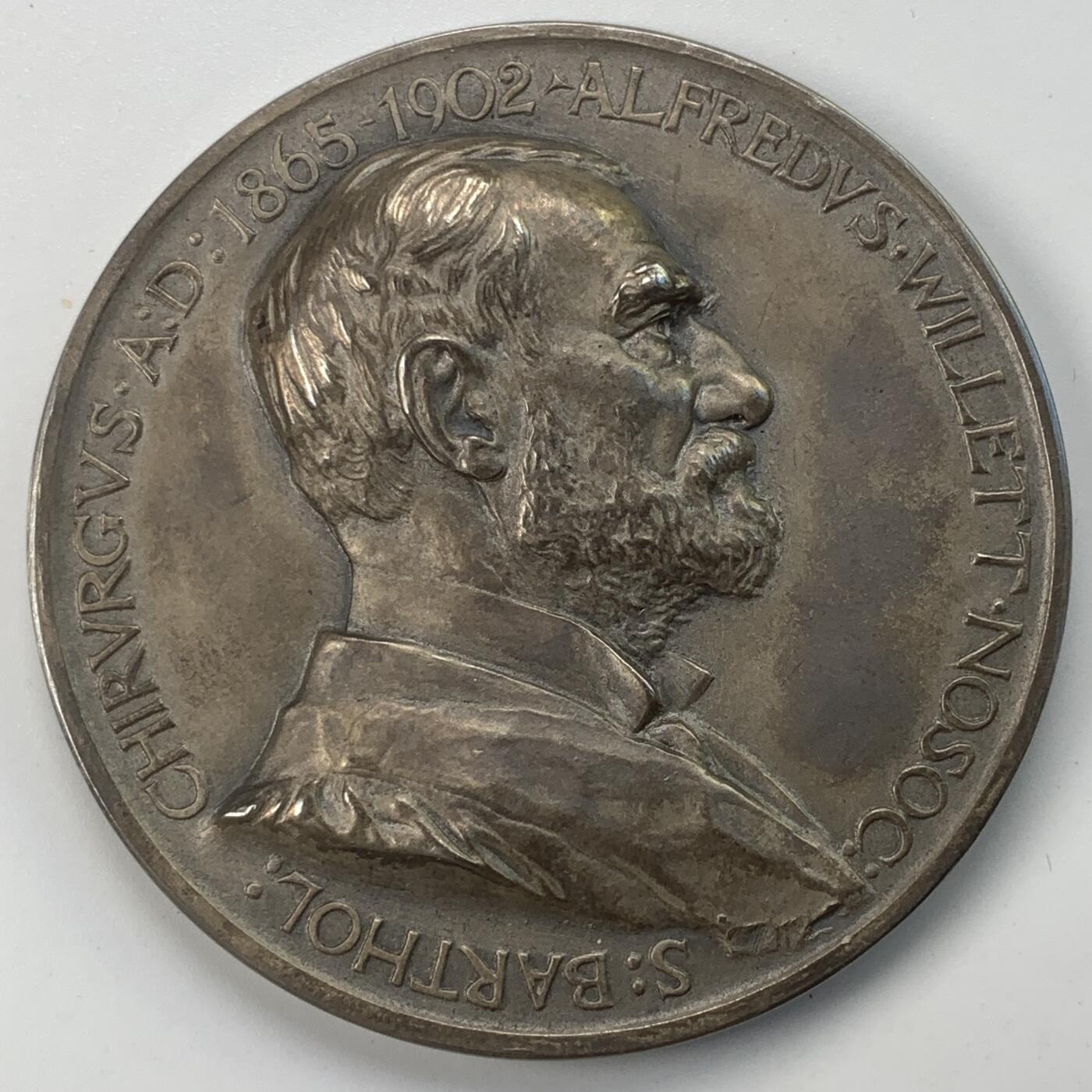 掌中浮雕-藏着的欧洲第059场 1922年英国阿尔弗雷德·威尔特医生纪念银章，57.5mm，97.2g，原盒