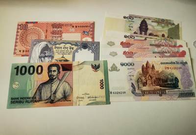 零零发流通品外国纸币拍卖 无佣金 基本全新亚洲纸币一组