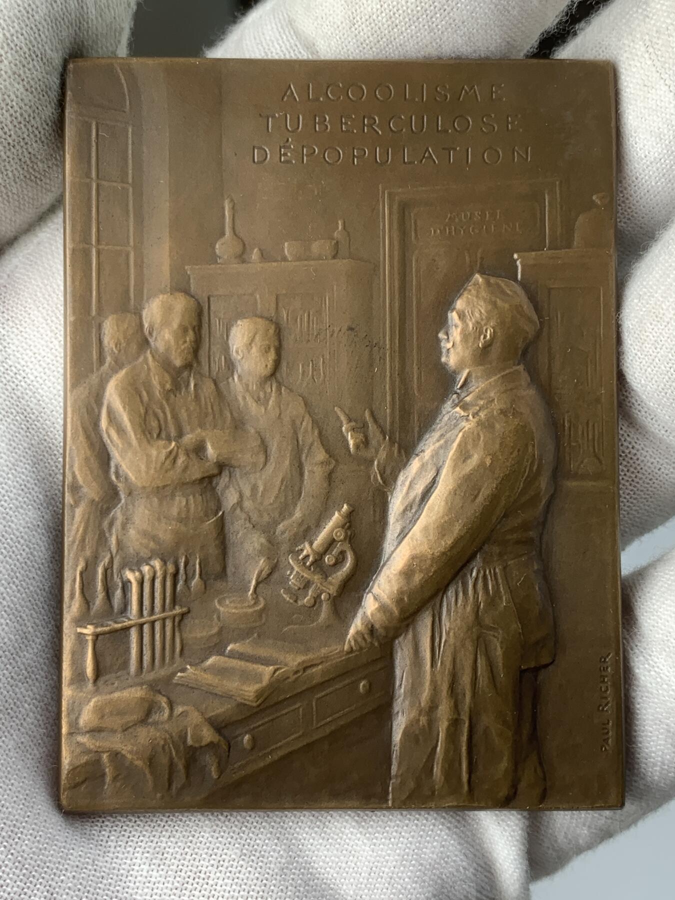 掌中浮雕-藏着的欧洲第059场 1917年法国结核病教授朱尔斯•库尔蒙特纪念铜章 ，53 X 71mm