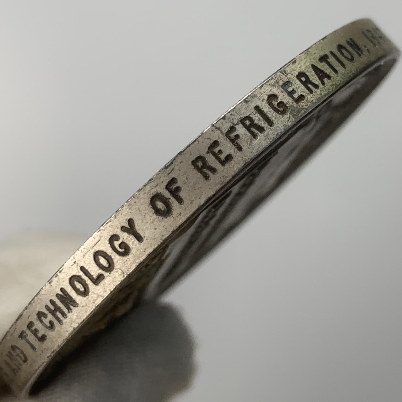 掌中浮雕-藏着的欧洲第059场 1947年英国伦敦科技考试一等奖银质奖章，51.2mm，77.6g