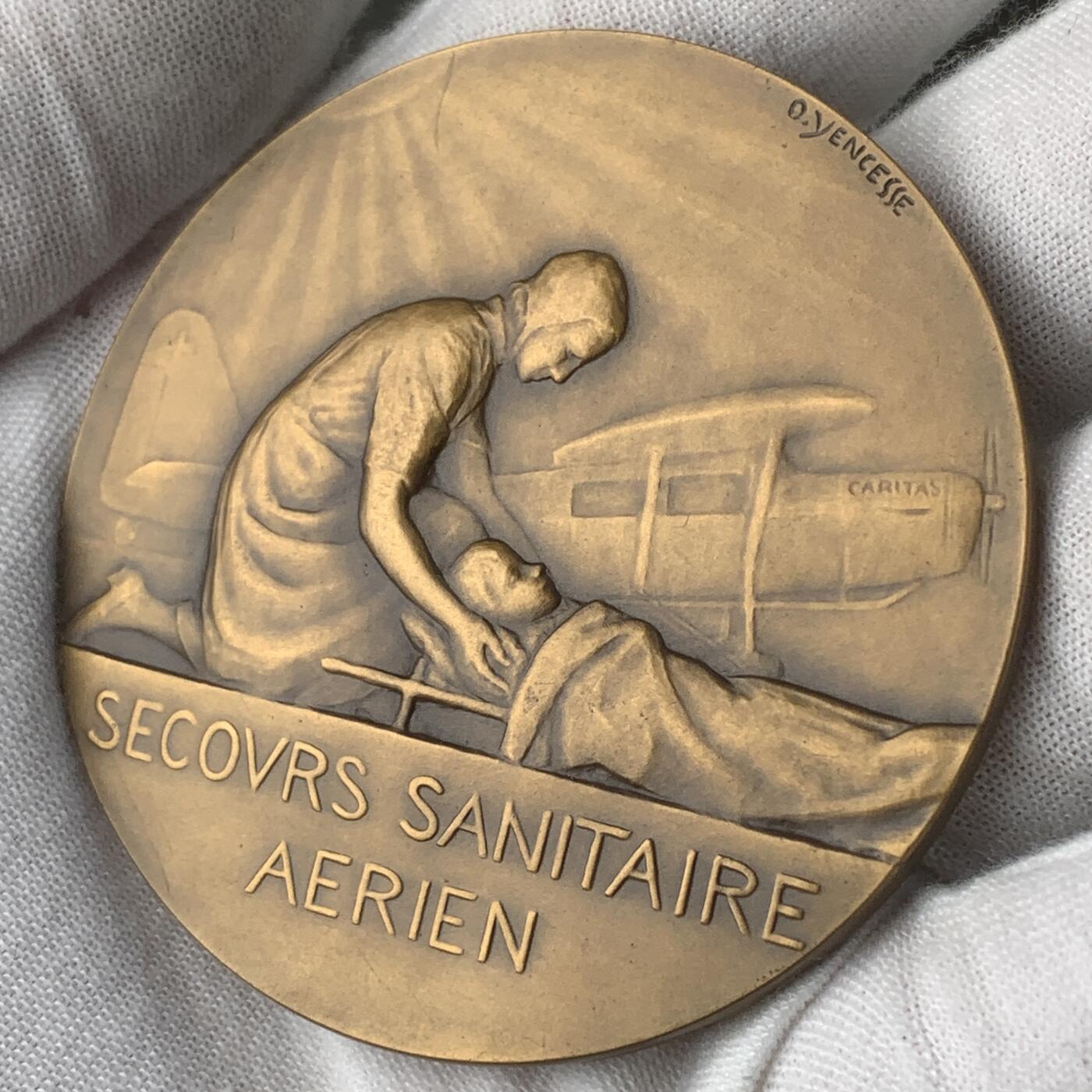 掌中浮雕-藏着的欧洲第059场 法国红十字航空纪念铜章，59mm，88g