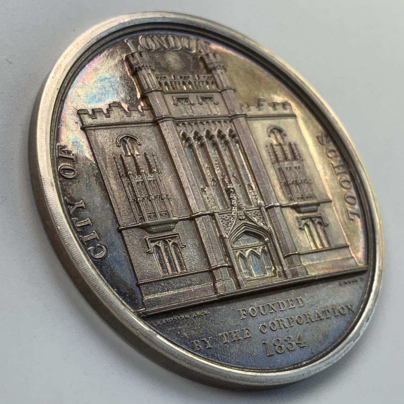 掌中浮雕-藏着的欧洲第059场 1834年伦敦金融城学校建校纪念银章(金融城第4号作品)，58mm，60.8g，原盒，BHM-1680 / Eimer 1279