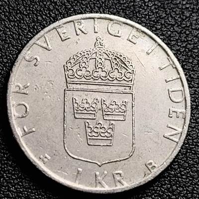 泉币菌-第230场-拍品多 请提前出价 瑞典千禧年1克朗铜镍币，卡尔十六世 古斯塔夫，25mm