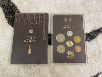 ❤️【币观天下】❤️ 第349期钱币拍卖场- 2026.4.24周五晚上6点半场 长期征集拍品  - 韩国2019年官方原装盒装套币 
