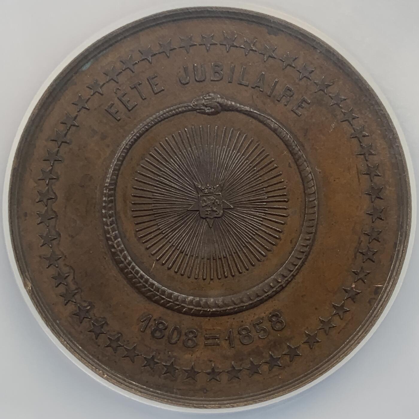 掌中浮雕-藏着的欧洲第059场 NGC MS64 : 1858年比利时皇家美术协会百年庆典纪念铜章，46mm，盒子边缘有破损