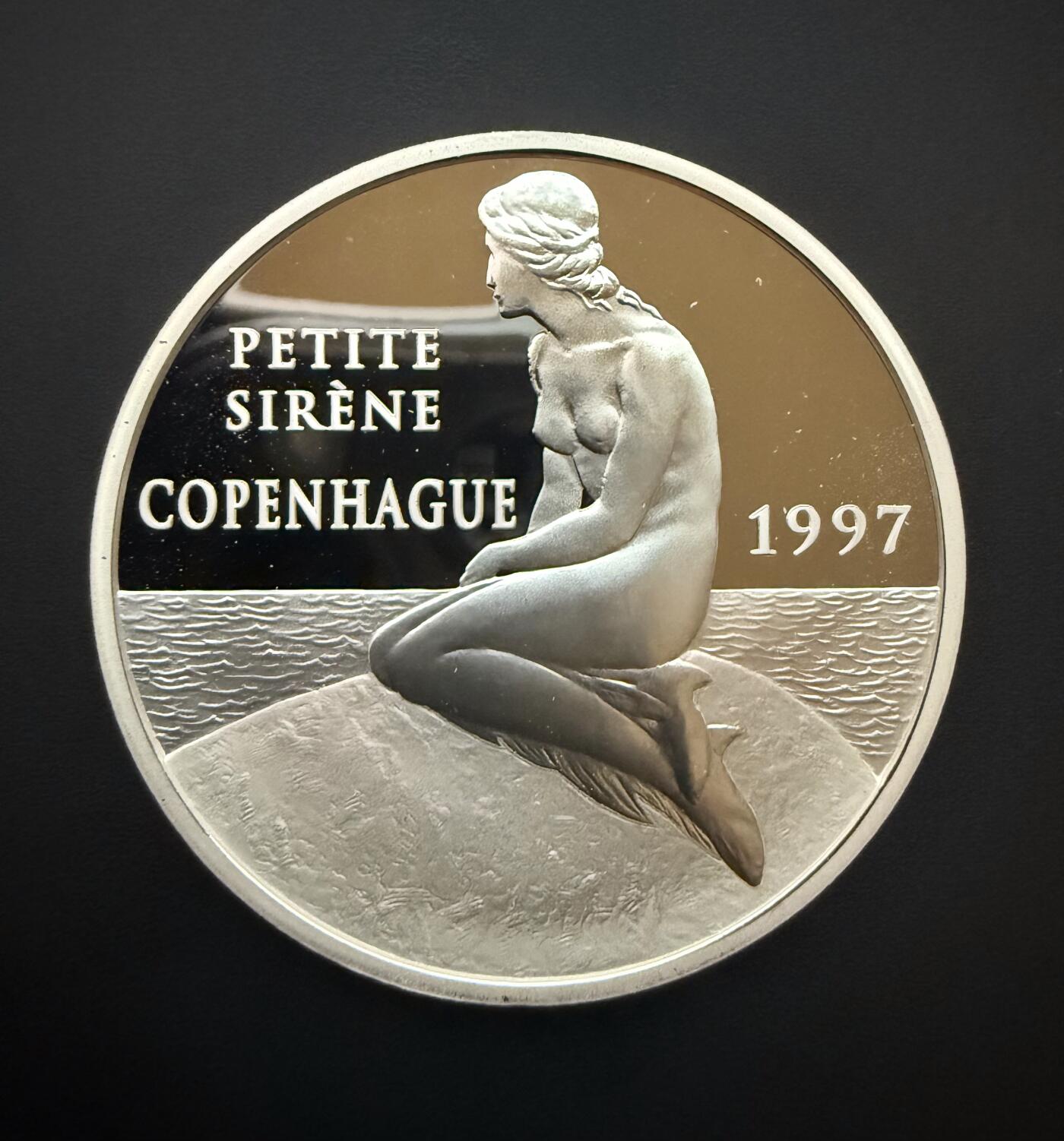 【周六 19:30】乾藏阁外国银币专场・裸币 / 评级币 + 银章铜章 保真包老 法国 1997 年欧洲地标 - 哥本哈根小美人鱼 100 法郎 / 15 欧元精制银币