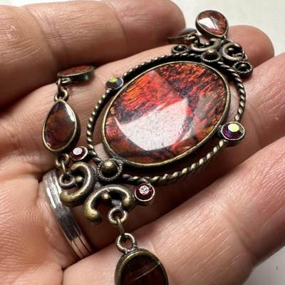 🌹外币初藏🌹🐯2026年第45场   每周二四六晚8️⃣点  世界硬币 复古哥特/维多利亚复兴风 红纹树脂合金吊坠项链