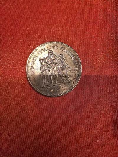 欧洲银章、铜章，大优惠起拍价都是银价计算 法国大力神5彩包浆品相非常好肯定能出分有视频录像，是2个一起拍，起拍价格小于银价