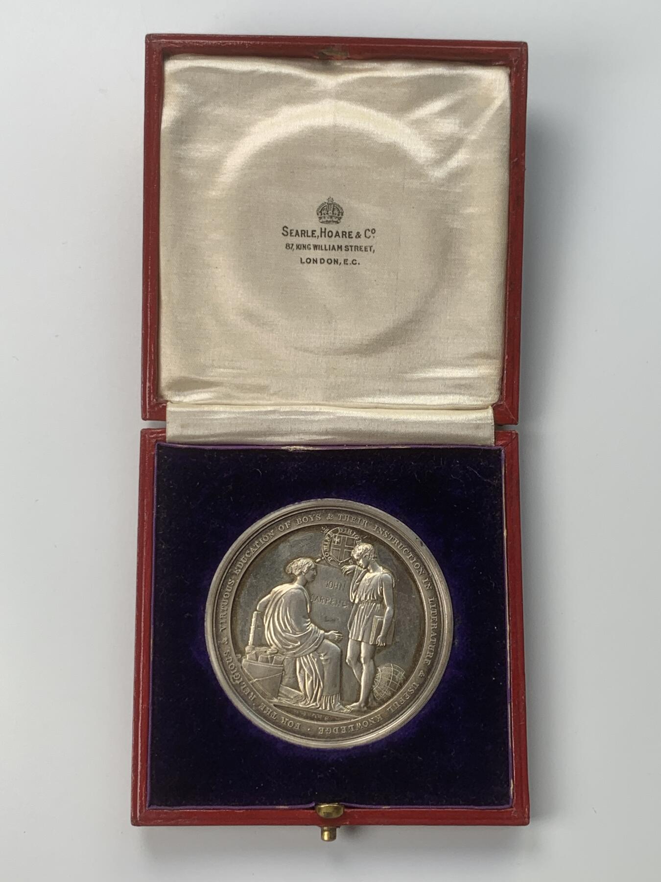 掌中浮雕-藏着的欧洲第059场 1834年伦敦金融城学校建校纪念银章(金融城第4号作品)，58mm，60.8g，原盒，BHM-1680 / Eimer 1279
