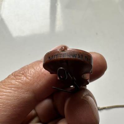 🌹外币初藏🌹🐯2026年第45场   每周二四六晚8️⃣点  世界硬币 德境米滕瓦尔德 迷你小提琴造型树脂胸针