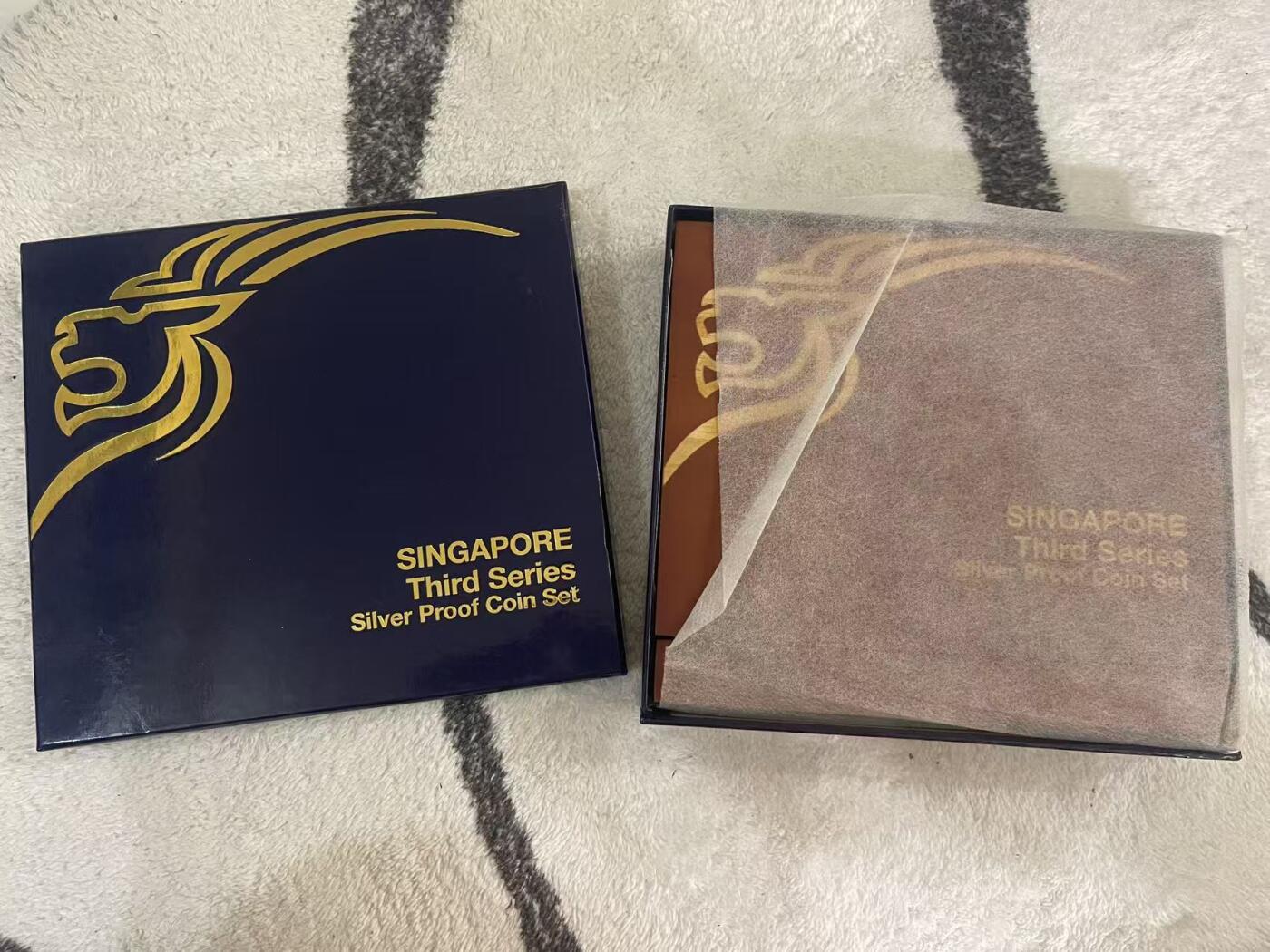 ❤️【币观天下】❤️ 第349期钱币拍卖场- 2026.4.24周五晚上6点半场 长期征集拍品  新加坡2013年第三版全银精制币 实际发行量8000套 盒证全齐 