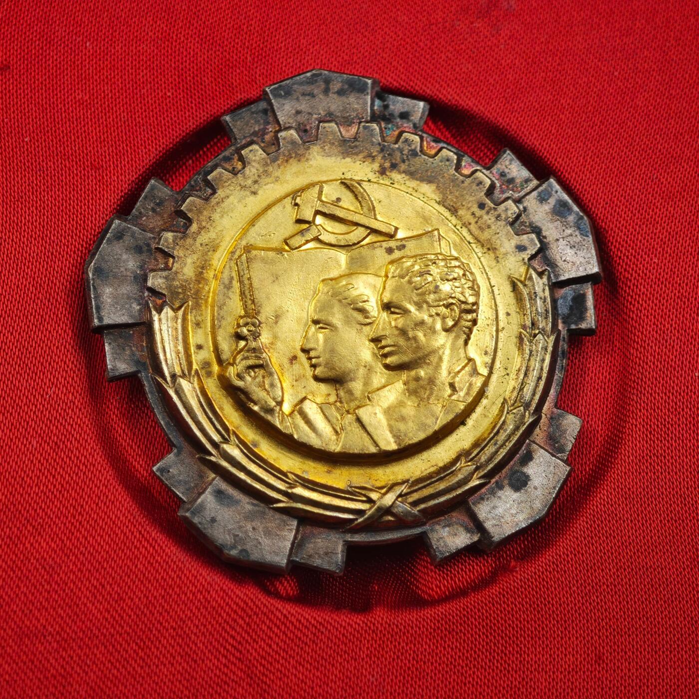 4月23日结束，成斌徽章钱币专场