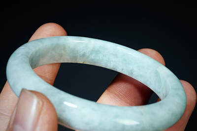 上海都达杂项专场102【全场包邮】  天然 冰绿种翡翠（A货）手镯 附鉴定证书98-22