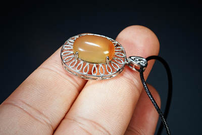 上海都达杂项专场102【全场包邮】  天然红玛瑙蛋面吊坠挂件98-211