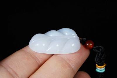 上海都达杂项专场103【全场包邮】  天然冰糯种翡翠（A货）精雕《金枝玉叶》挂件70-185