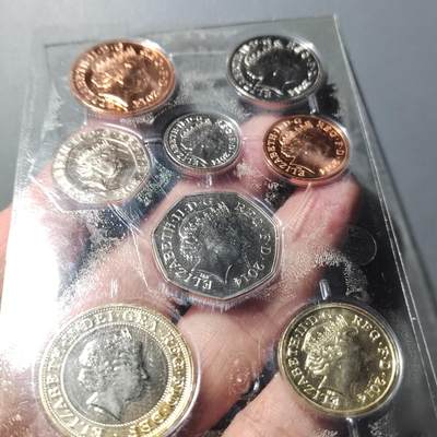 PCAI钱币  24-816  外国纸币与套币小专场 英国盾版套币，带高值币