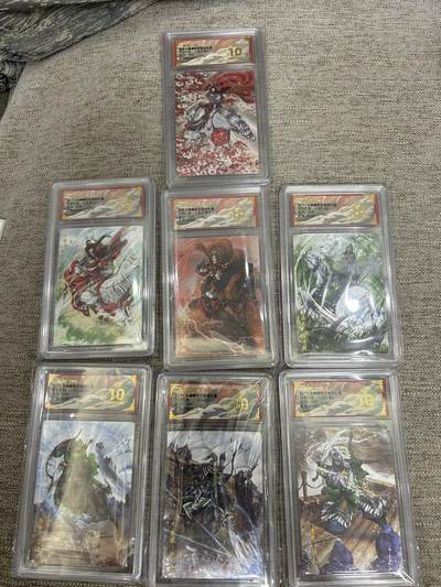 喜灰玩卡拍卖第八期，接拍品0佣金，欢迎送拍，释放现金流，让自己有资金可以购买更多喜欢的卡牌，让别的卡友能淘到更多心仪的卡牌 【爆金一组7张】卡德曼  三国礼盒 谷粒老师绘 马云禄 韩当  关银屏 王桃 陈武 董袭 徐盛 一组7张 爆金10分 折光粗闪 