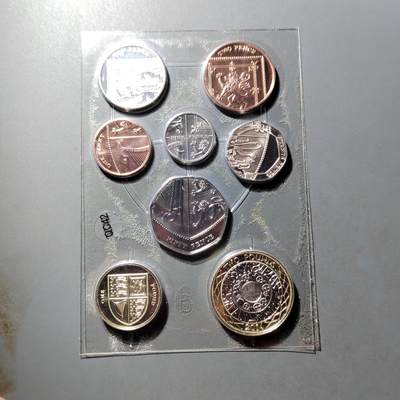 PCAI钱币  24-816  外国纸币与套币小专场 英国盾版套币，带高值币