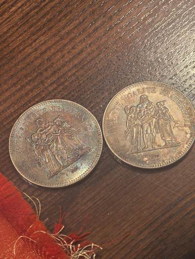 欧洲银章、铜章，大优惠起拍价都是银价计算 法国大力神5彩包浆品相非常好肯定能出分有视频录像，是2个一起拍，起拍价格小于银价