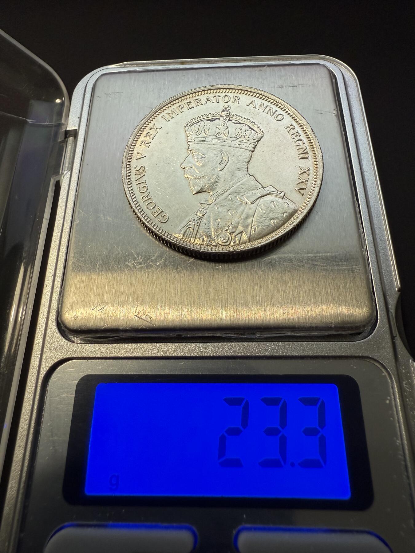 【周六 19:30】乾藏阁外国银币专场・裸币 / 评级币 + 银章铜章 保真包老 加拿大 1935 年乔治五世登基 25 周年 1 元银币 首枚划船大银币