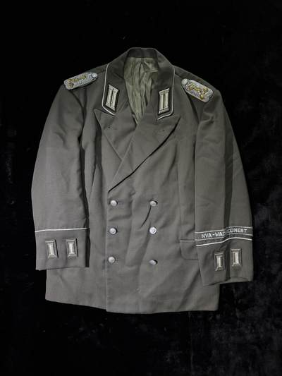 戎马世界章牌大赏第115期 东德初版雨果团上校军医出行礼服（带阅兵罗马柱）尺码m52-1