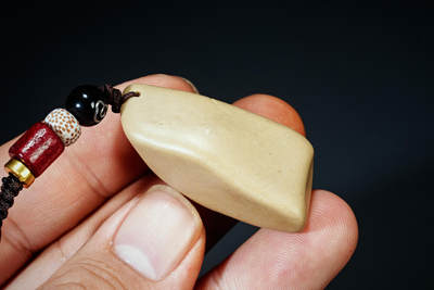 上海都达杂项专场102【全场包邮】  戈壁石刻中国手机挂件98-208