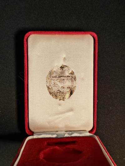 东亚欧洲主题杂货徽章勋章拍卖⑩ （五一大拍350+） 朝鲜建国纪念章