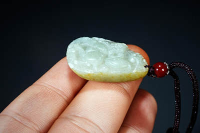 上海都达杂项专场102【全场包邮】  天然和田玉精雕《牛气冲天》挂件98-64