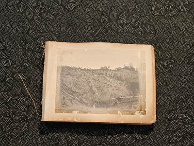 东亚欧洲主题杂货徽章勋章拍卖⑩ （五一大拍350+） 日本战时冲绳地区相册 下 55张左（请勿在此出价）