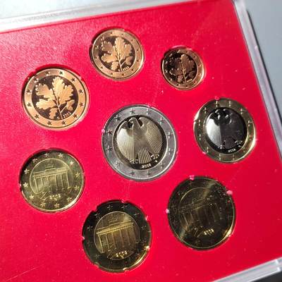 PCAI钱币  24-816  外国纸币与套币小专场 2002首版德国欧元精制币一套  原装原光原封