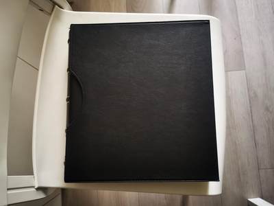 零零发流通品外国纸币拍卖 无佣金 收藏册四种，邮票收藏册PCCB的全新未使用15页，钱币收藏册小的15页两联，大的20页三联，还有一个加宽明泰竹节活页大册不含内页，原价就60多