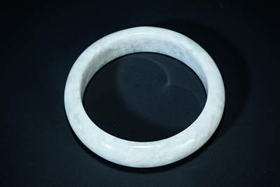 上海都达杂项专场102【全场包邮】  天然 冰糯种翡翠（A货）手镯 附鉴定证书98-20