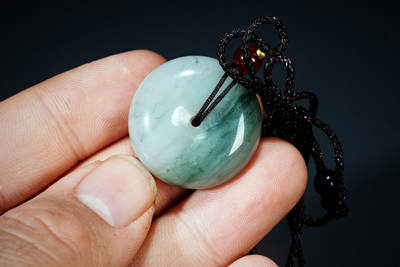 上海都达杂项专场102【全场包邮】  石英岩玉平安扣挂件 附鉴定证书98-213