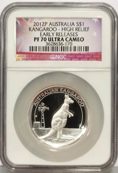 博洋堂“生趣盎然”4月精品专场暨第169期（全场包邮） NGC PF70UC 澳大利亚2012年袋鼠1元精制银币，直径 32.6mm，重31.1克，99.9%银，发行量21000枚。高浮雕精制币，这种币图案立体感很强，因此比普通版更厚实。PROOF精制币，币面清爽干净又漂亮，转光强烈细节优秀，状态一流，冠军分。特殊凹面设计，双倍厚度高浮雕加厚盒。
