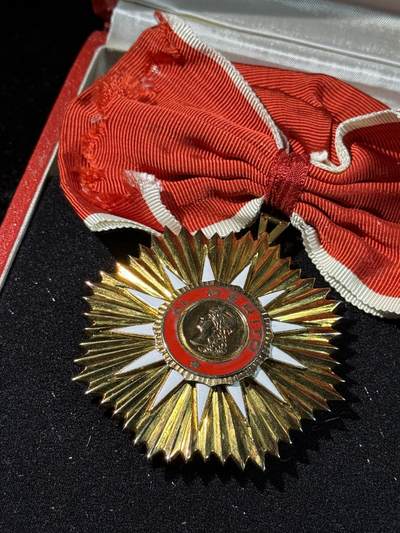 戎马世界章牌大赏第115期 阿根廷太阳勋章，大十字级，银制，重量高达211g（按照银价也得4000了）