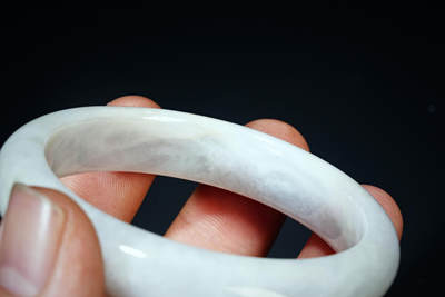 上海都达杂项专场102【全场包邮】  天然冰糯种翡翠（A货）手镯 附鉴定证书98-19