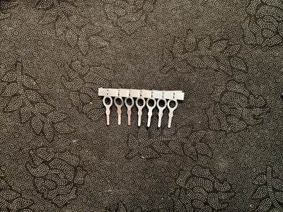 东亚欧洲主题杂货徽章勋章拍卖⑩ （五一大拍350+） 日本勋章架七连一个